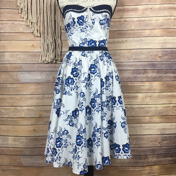 Tatyana | Pinup Rockabilly Floral Sweatheart Dress - Picture 2 of 8